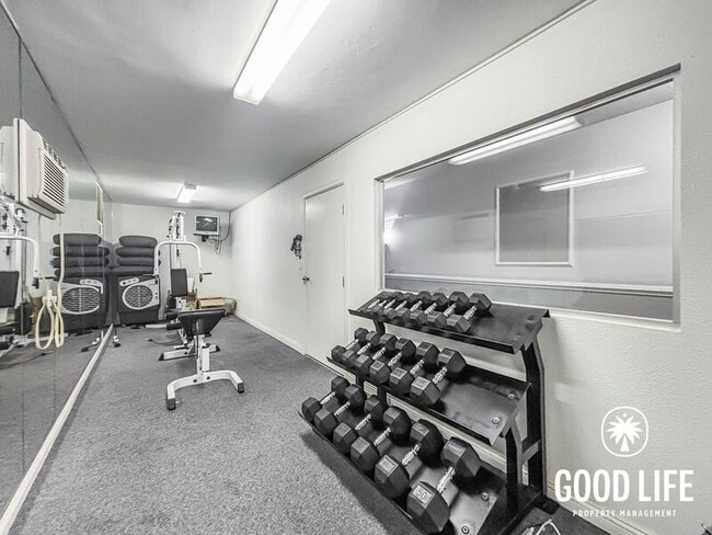 Building Photo - 4860 Rolando Ct