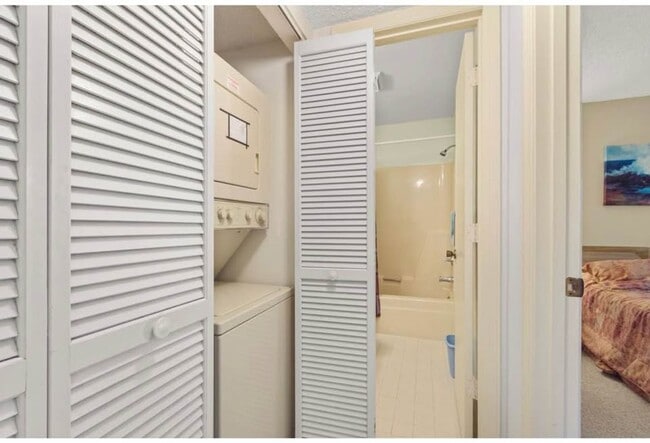 Building Photo - Beautiful 2BR/2BA Condo for Rent in Pelican Pointe – Sebastian, FL