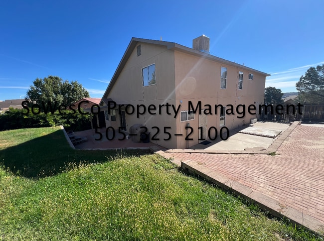 Building Photo - 3300 Majesta Pl