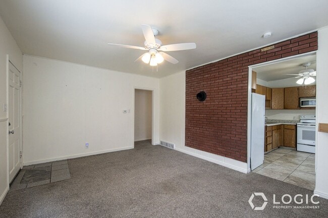 Building Photo - 809 E 50 S