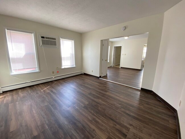 Building Photo - 133 Second St