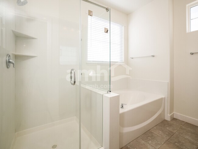 Building Photo - 7039 Cinder Village Dr