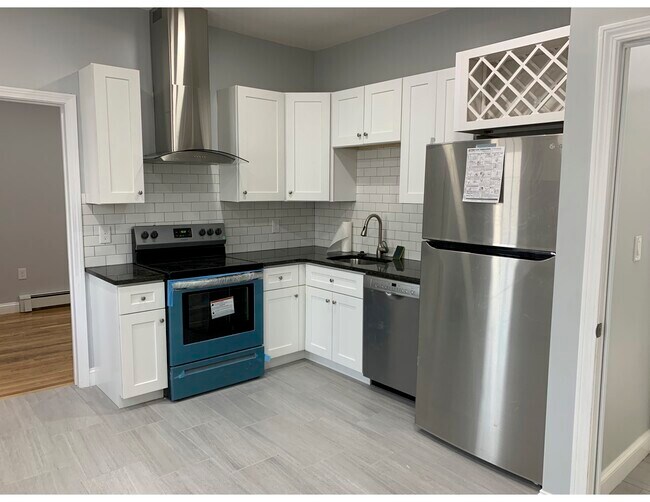 Building Photo - 153 Chestnut St