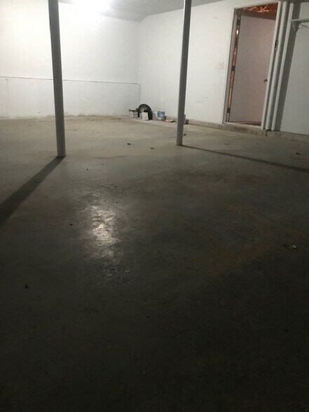 Building Photo - 157 Chase Rd