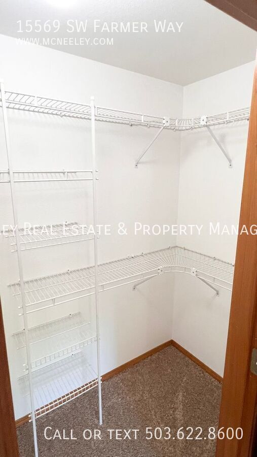 Building Photo - 15569 SW Farmer Way