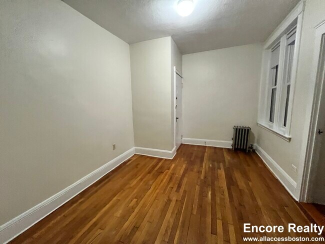 Building Photo - 1788 Beacon St