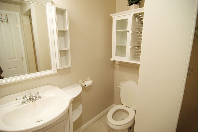 Building Photo - Spacious 6 Bed / 3 Bath Home in Rigby!