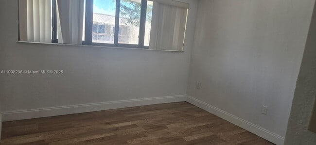 Building Photo - 6325 SW 138th Ct