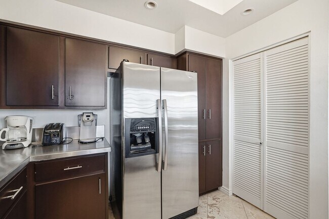 Building Photo - Charming 2-Bedroom Casita