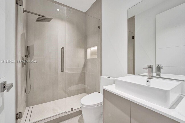 Building Photo - 4100 E Gardenia Ave