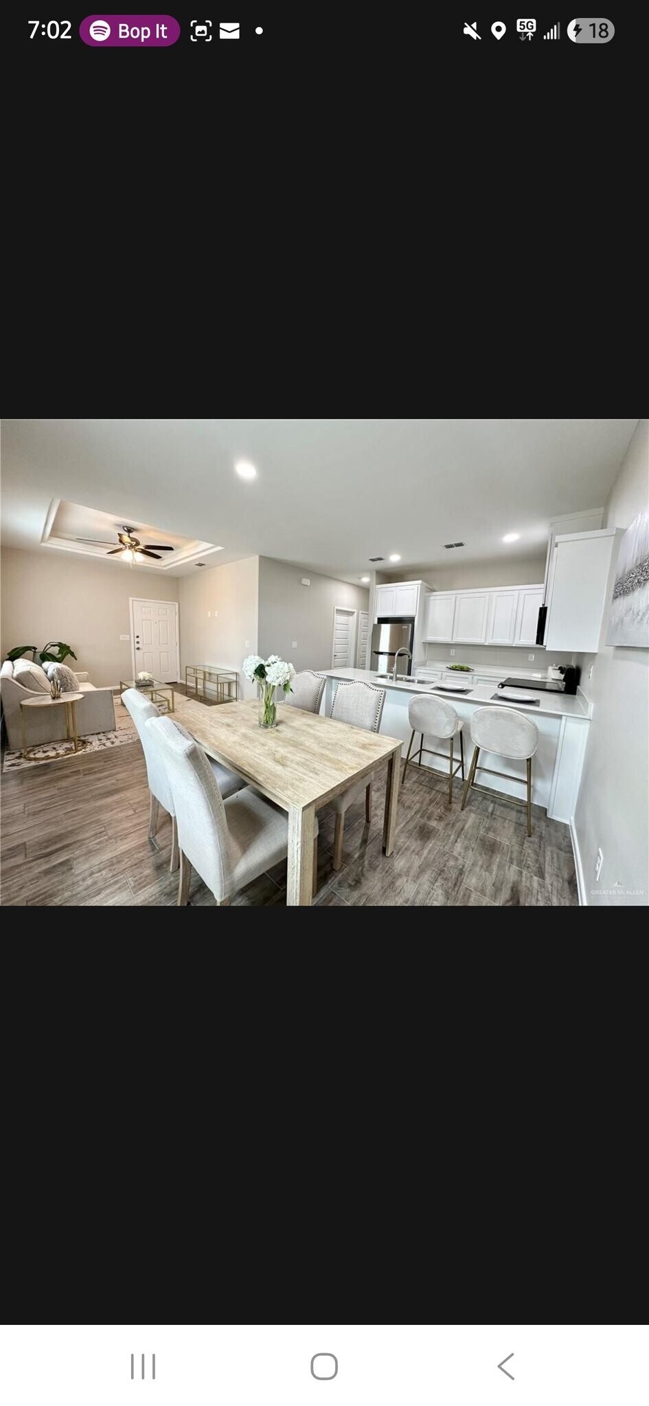 Building Photo - 425 E Acacia Ave