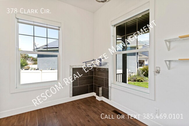 Building Photo - 378 Clark Cir