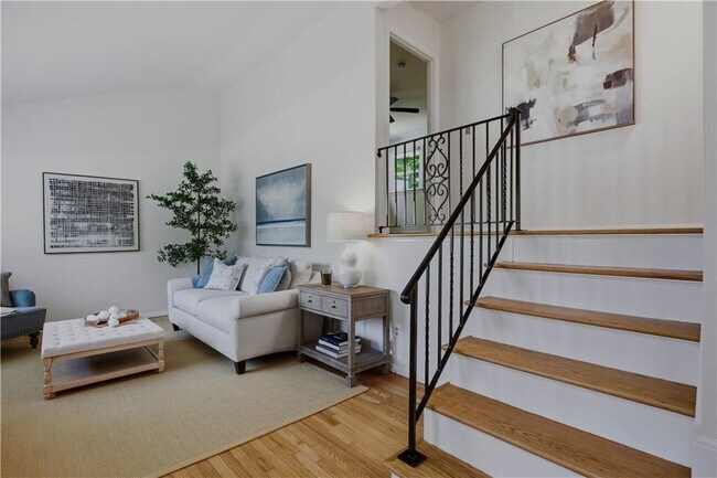 Building Photo - 117 Canonchet Dr