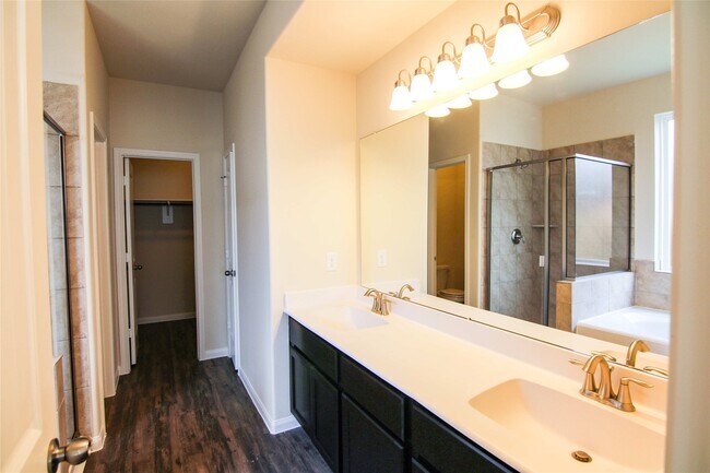 Building Photo - 3771 Lake Bend Shore Dr