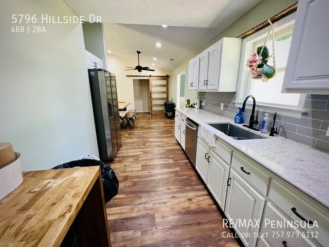Building Photo - 5796 Hillside Dr