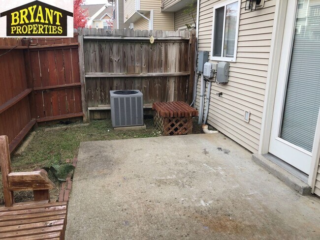 Building Photo - Nashville - 2 Bedroom Condo 2.5 Baths 37214