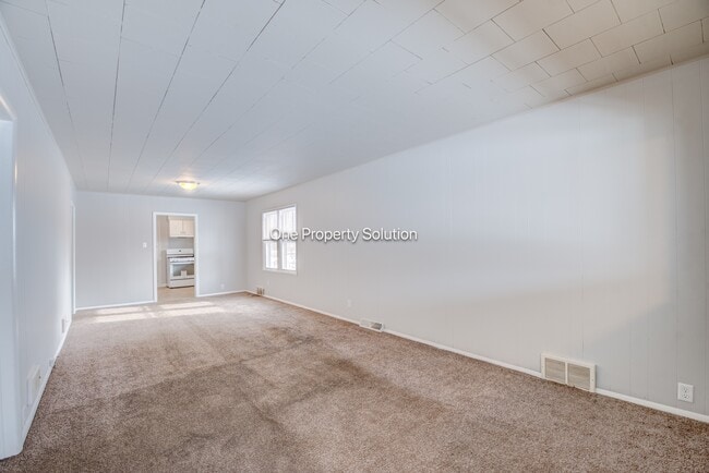 Building Photo - 7005 Broadway