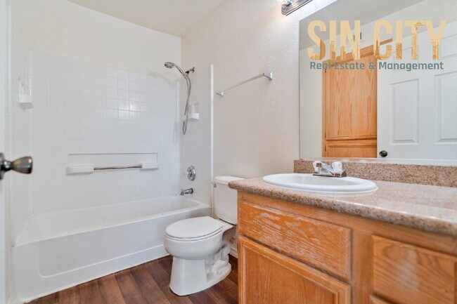 Building Photo - "Spacious 3-Bedroom Condo Oasis with 2 Baths in Vibrant Las Vegas!"