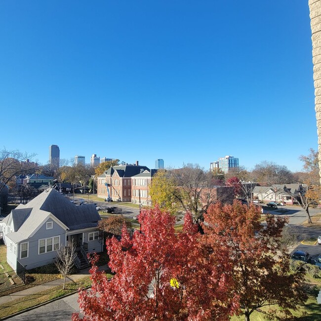 Building Photo - Beautiful Condo In Historic Quapaw Tower