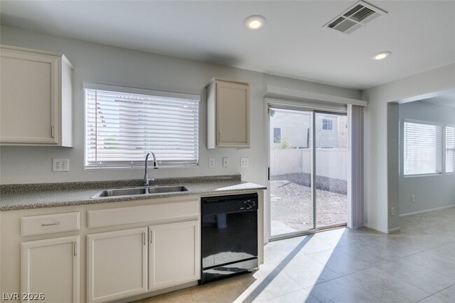 Building Photo - 868 Blue Rosalie Pl