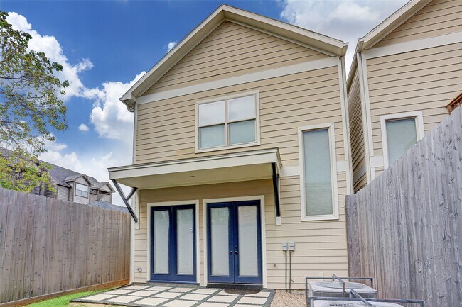 Building Photo - 5217 Darling St