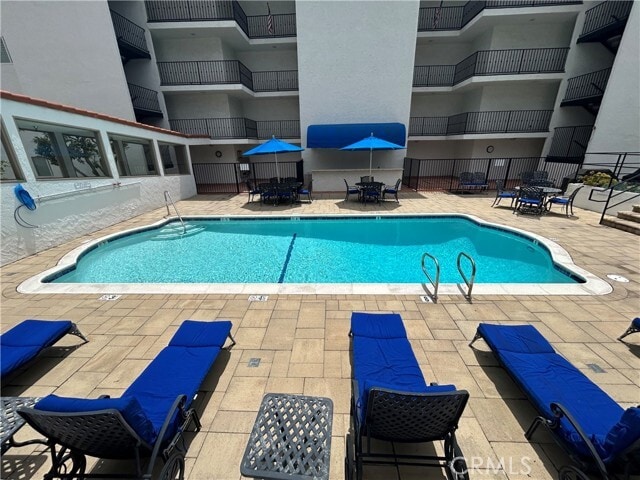 Building Photo - 411 Avenida Granada