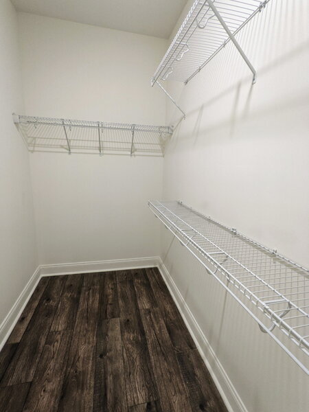 Building Photo - 417 Live Oak Dr