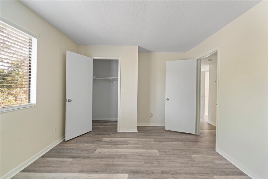 Building Photo - 1884 Agora Cir SE