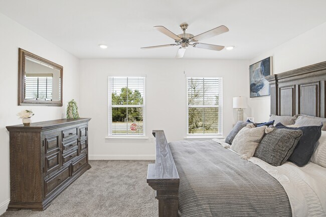 Building Photo - 26978 Prt Washington Ln