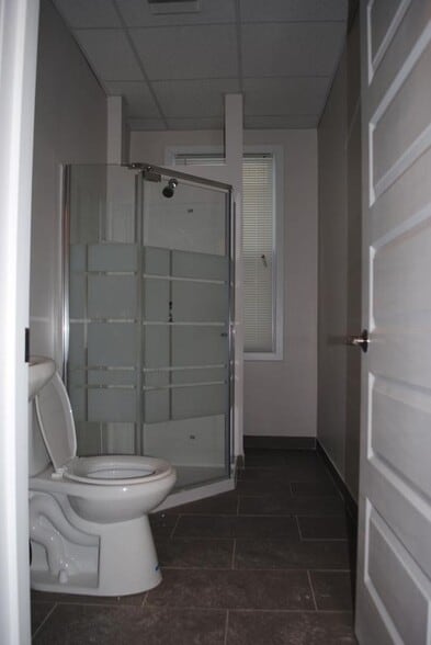 Building Photo - 210 Waterman St