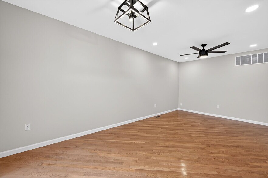 Building Photo - 373 Montclair Tower Dr