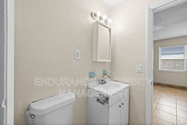 Building Photo - 145 W 28th St