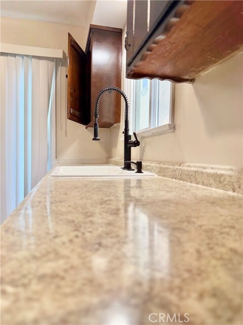 Building Photo - 24 10th Ct