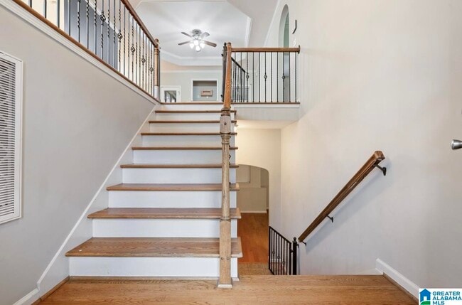 Building Photo - 504 Rolling Hills Dr