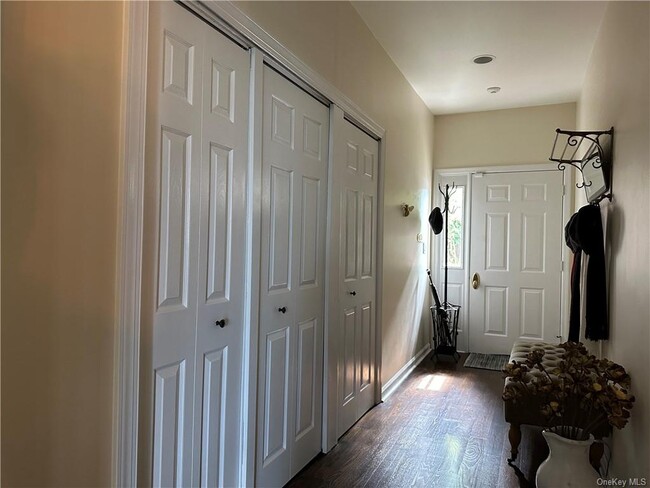 Building Photo - 220 Half Moon Bay Dr