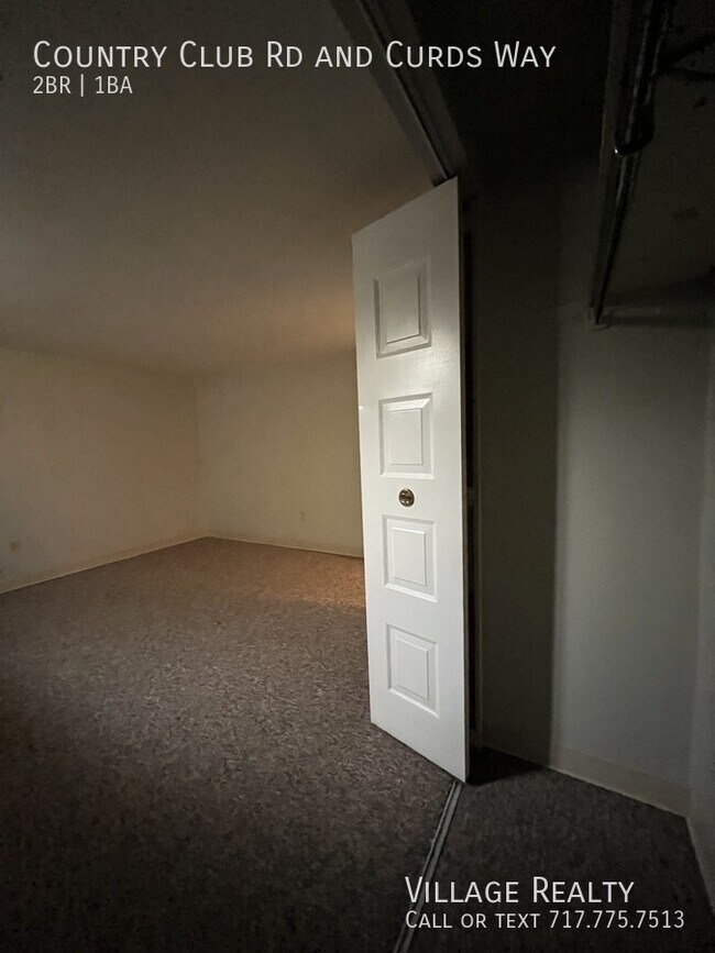 Building Photo - 671 Country Club Rd