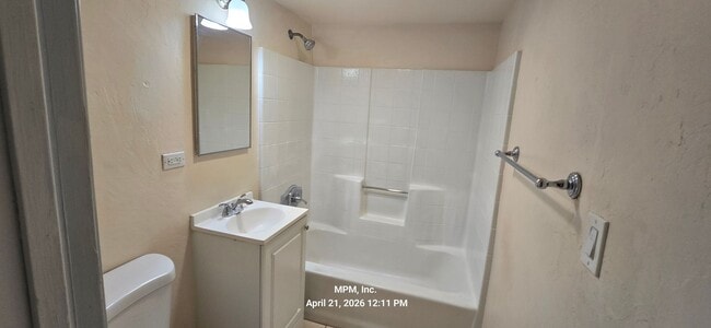 Building Photo - 3 bedroom 2 bath home near schools and shopping