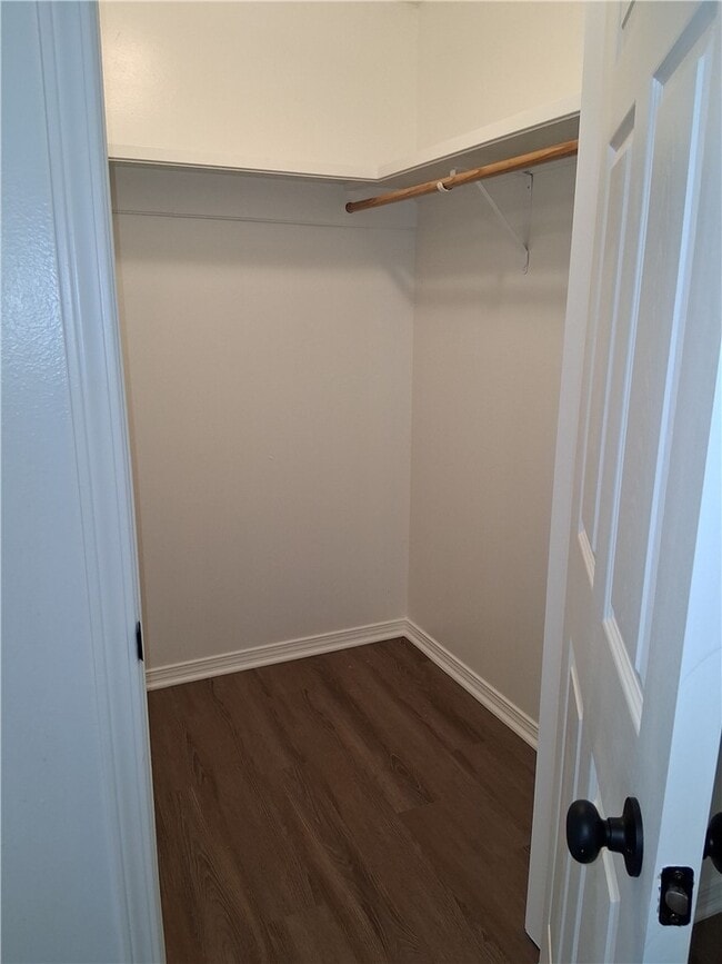 Building Photo - 1403 Camellia Dr