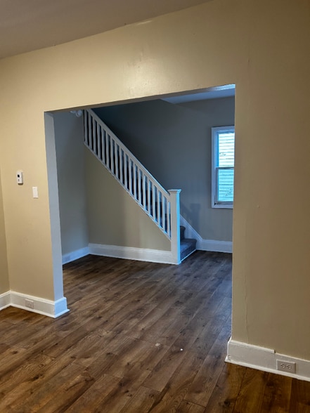 Building Photo - 105 Washington St