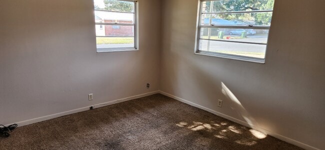 Building Photo - 235 Mimosa Dr