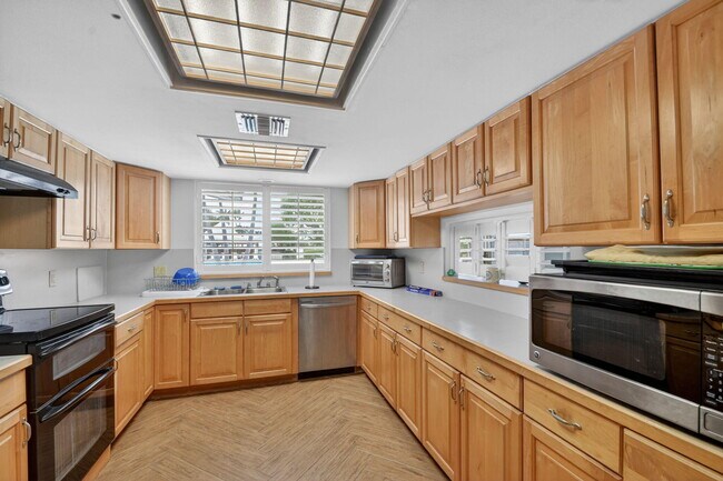 Building Photo - 1250 Sugar Sands Blvd