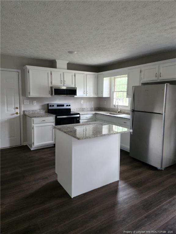 Building Photo - 3551 Pioneer Dr
