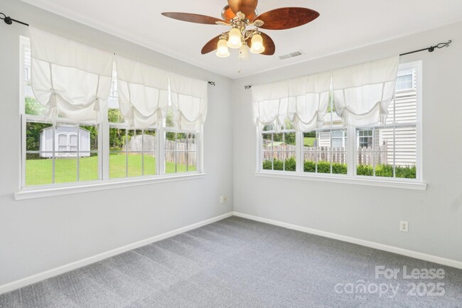 Building Photo - 14417 Laurel Tree Ln