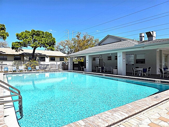 Building Photo - 2547 Estancia Blvd