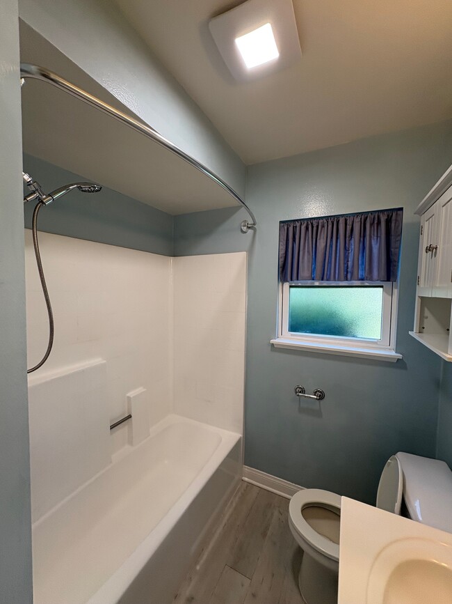 Building Photo - 5874 Bowcroft St