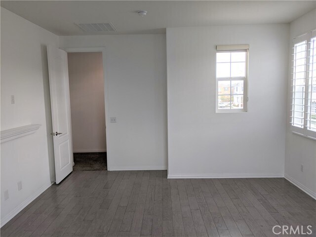 Building Photo - 5983 Ginger Dr