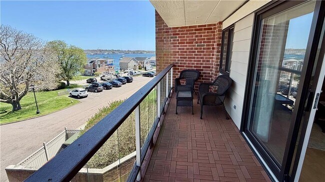 Building Photo - 1302 Capella S