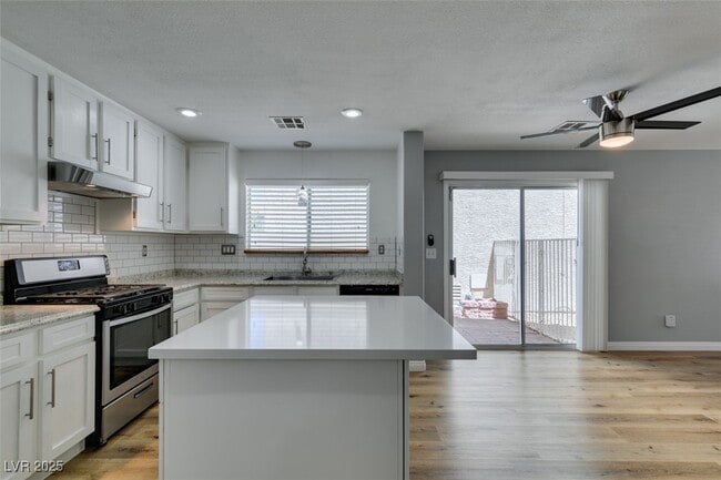 Building Photo - 120 Tansy Ct