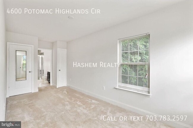 Building Photo - 4600 Potomac Highlands Cir