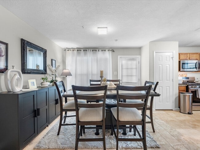 Building Photo - 19527 Billineys Park Dr